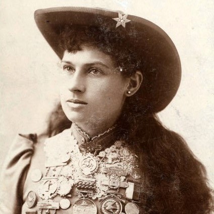 Arriba 33+ imagen annie oakley contributions to society